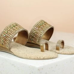 Inc.5 EMBROIDED FLAT TOE POST WOMEN