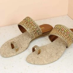 Inc.5 EMBROIDED FLAT TOE POST WOMEN