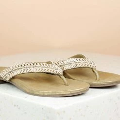 Inc.5 WOMEN EMBROIDED FLAT THONG