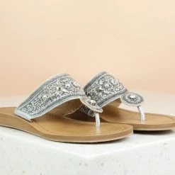 Inc.5 SALE EMBROIDED FLAT THONG