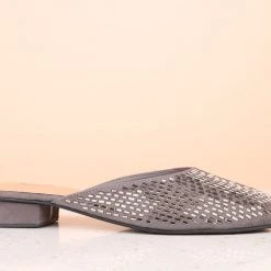 Inc.5 EMBROIDED MULES Embroidery