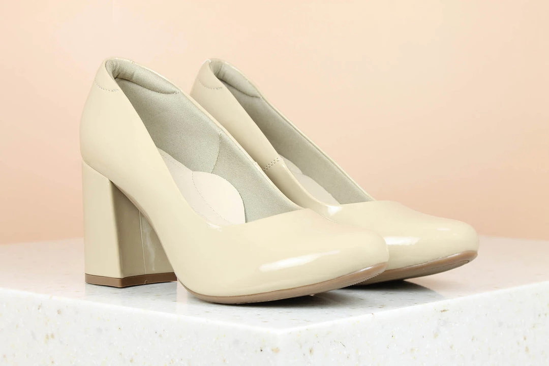 Inc.5 BLOCK HEEL PATTENT PUMP SHOES - BEIGE 3 Inc.5 BLOCK HEEL PATTENT PUMP SHOES - BEIGE