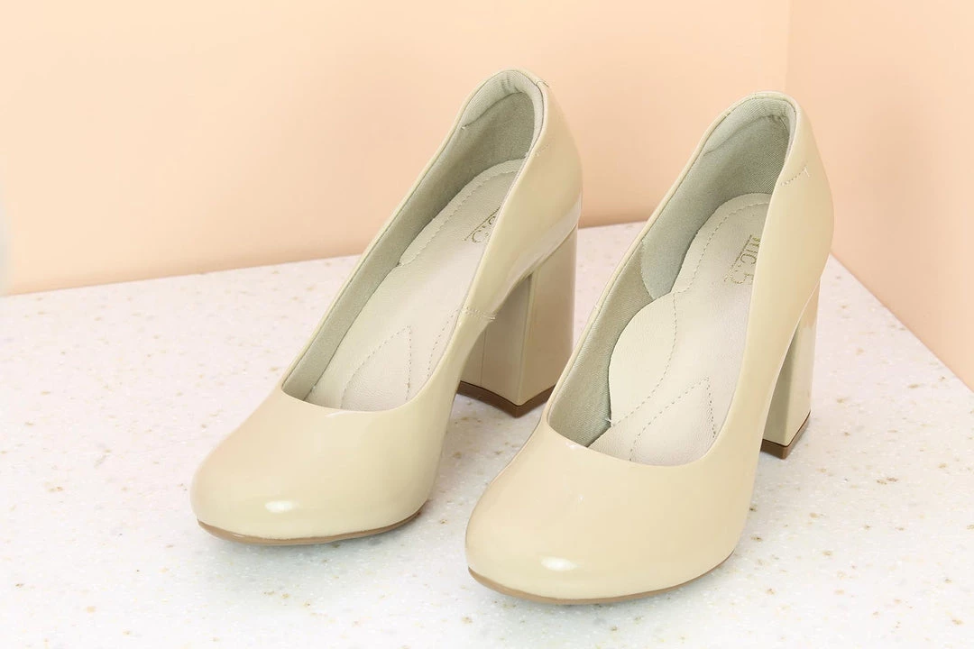 Inc.5 BLOCK HEEL PATTENT PUMP SHOES - BEIGE 6 Inc.5 BLOCK HEEL PATTENT PUMP SHOES - BEIGE
