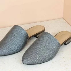 Inc.5 Inc5 FLAT LACED SLIP ON 8 Inc.5 Inc5 FLAT LACED SLIP ON