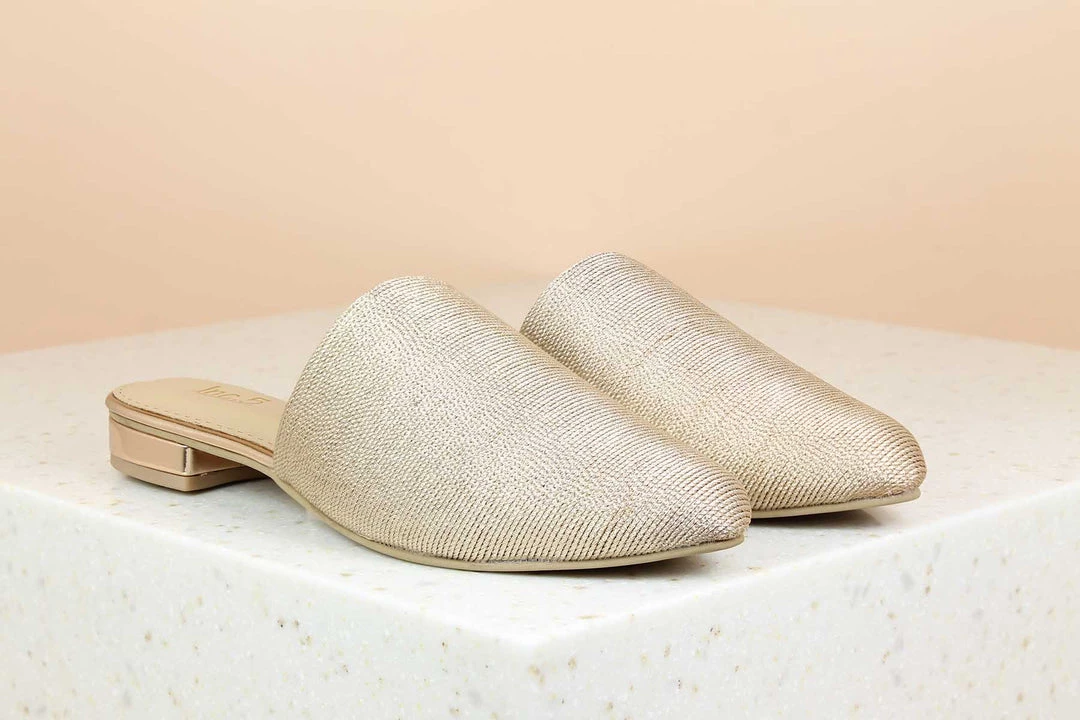 Inc.5 FLAT LACED SLIP ON 3 Inc.5 FLAT LACED SLIP ON