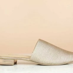 Inc.5 FLAT LACED SLIP ON