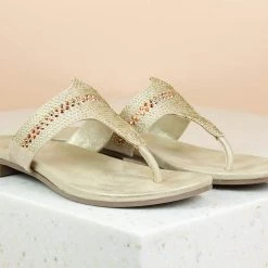 Inc.5 FLAT EMBROIDED THONG