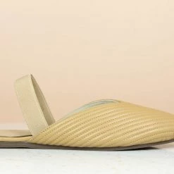 Inc.5 FLAT PUMPS SALE