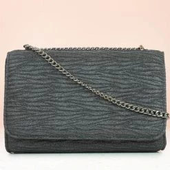 Inc.5 SALE FANCY FLAPPED SLING BAG-BLACK
