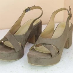 Inc.5 PLATFORM SUEDE SANDAL