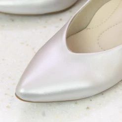 Inc.5 KITTEN HEEL PUMP SHOE