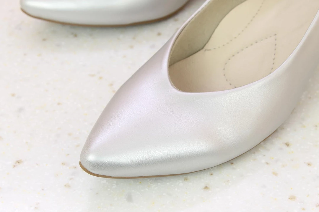 Inc.5 KITTEN HEEL PUMP SHOE 4 Inc.5 KITTEN HEEL PUMP SHOE