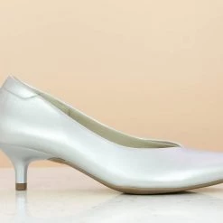 Inc.5 KITTEN HEEL PUMP SHOE 8 Inc.5 KITTEN HEEL PUMP SHOE