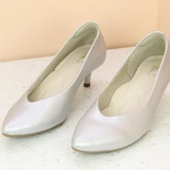 Inc.5 KITTEN HEEL PUMP SHOE 9 Inc.5 KITTEN HEEL PUMP SHOE