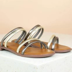 Inc.5 FLAT STRAPY MULES