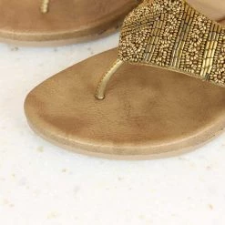 Inc.5 EMBROIDED FLAT THONG Embroidery