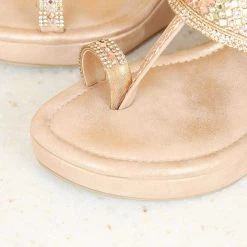 Inc.5 Embroidery EMBROIDED PLATFORM THONG