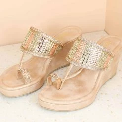 Inc.5 Embroidery EMBROIDED PLATFORM THONG