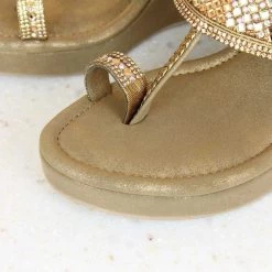 Inc.5 EMBROIDED PLATFORM THONG Embroidery