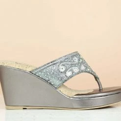 Inc.5 Embroidery VEDGE HEEL EMBROIDED THONG