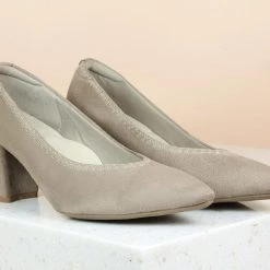 Inc.5 SUEDE HEELED PUMPS Inc5