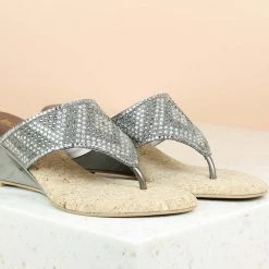 Inc.5 Embroidery VEDGE HEEL EMBROIDED THONG