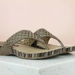 Inc.5 CUTWORK CASUALS THONG-DARK BEIGE