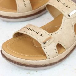 Inc.5 M-STRAP COMFORT MULE-BEIGE SALE