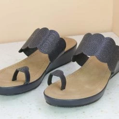 Inc.5 COIN CUTWORK TOE POST - BLUE Thong