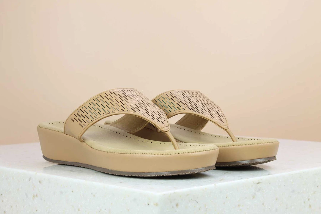 Inc.5 CUTWORK COMFORT THONG - BEIGE 3 Inc.5 CUTWORK COMFORT THONG - BEIGE