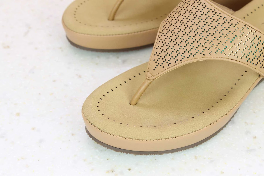 Inc.5 CUTWORK COMFORT THONG - BEIGE 4 Inc.5 CUTWORK COMFORT THONG - BEIGE