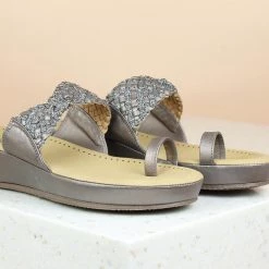 Inc.5 WOVEN COMFORT TOE POST