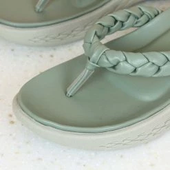 Inc.5 COMFORT WOVEN THONG