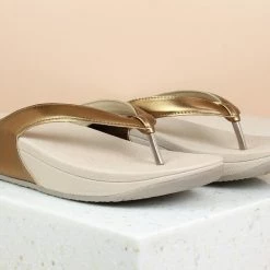 Inc.5 GOLD FLIT FLOP