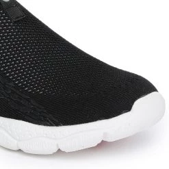 AMP Men Textured Slip-On Sneakers