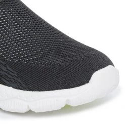 AMP Men Textured Slip-On Sneakers