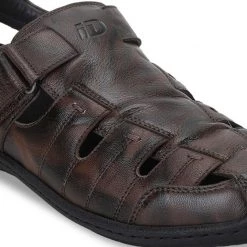ID MENS BROWN WITH BACK STRAP SANDAL