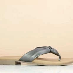 Inc.5 KNOTTED NAPA THONG - GUN METAL