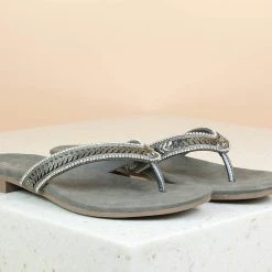 Inc.5 WOMEN EMBROIDED FLAT THONG