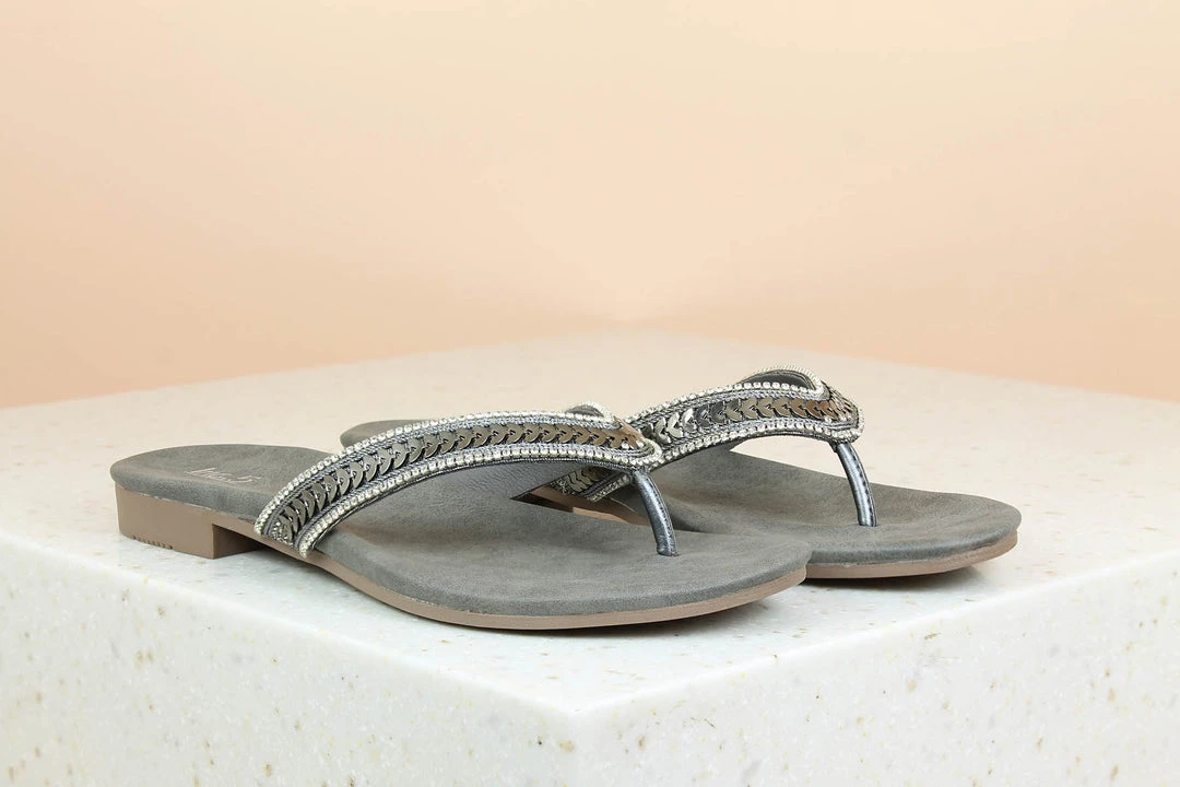 Inc.5 WOMEN EMBROIDED FLAT THONG 3 Inc.5 WOMEN EMBROIDED FLAT THONG