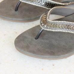 Inc.5 WOMEN EMBROIDED FLAT THONG 9 Inc.5 WOMEN EMBROIDED FLAT THONG