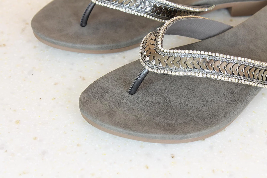 Inc.5 WOMEN EMBROIDED FLAT THONG 6 Inc.5 WOMEN EMBROIDED FLAT THONG