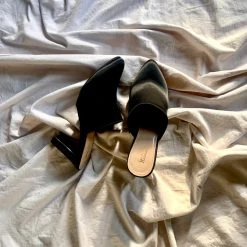 Inc.5 PLATTED HEEL PUMPS-BLACK WOMEN