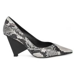 Heel & Buckle London WOMEN Snake Print Triangular Pumps