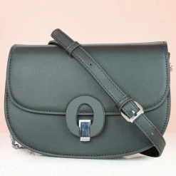 Inc.5 CASUAL FLAPPED CLUTCH - BLACK