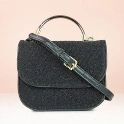 Inc.5 CASUAL FLAPPED CLUTCH - BLACK BAGS